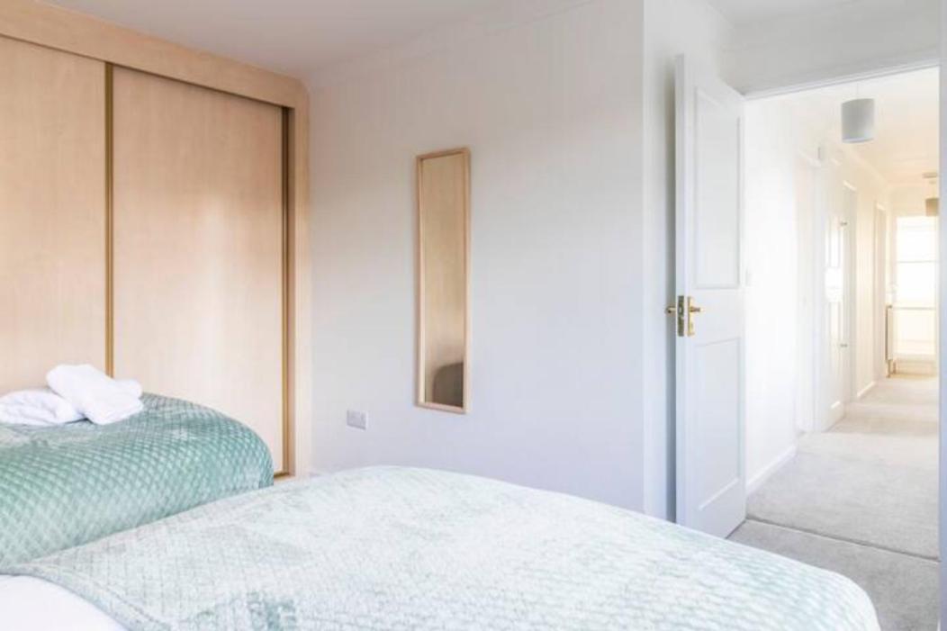 Large Sea View 2 Bedroom Sleeps 6 - Free Parking Bornemouth Extérieur photo